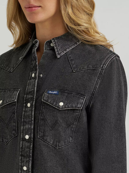 Women's Wrangler Colorwash Iconic Snap Shirt in Black