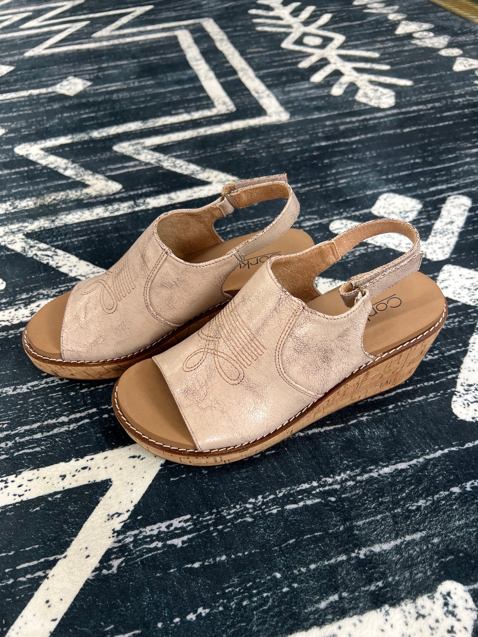 Corky's Cream Crackle Carley Wedge
