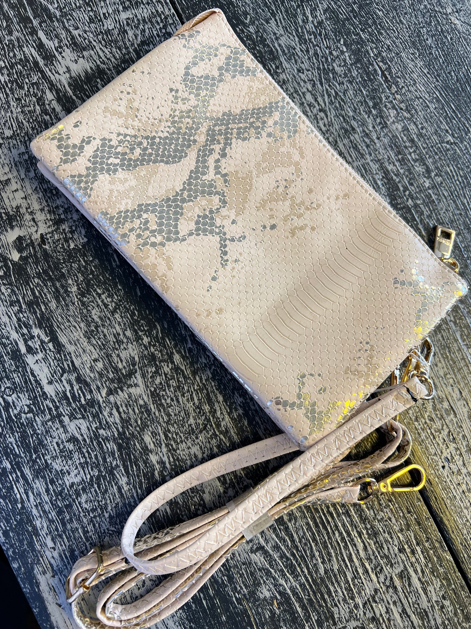 Riley Clutch/Crossbody Wallet